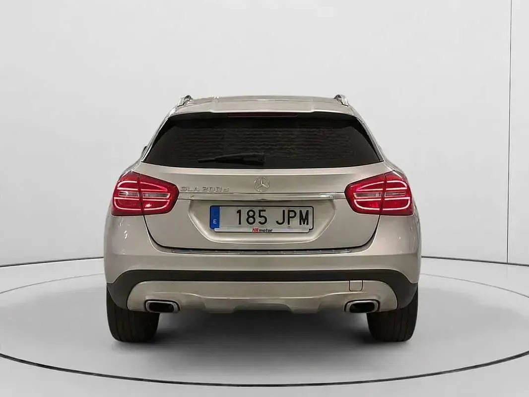 Usado Mercedes GLA200 136 CV (100 kW) 2016 Gris SUV