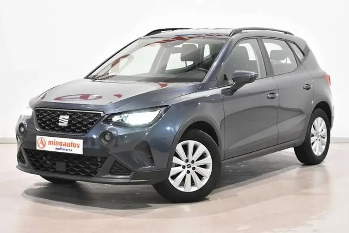 Usado Seat Arona Style 111 CV (81 kW) 2024 Gris SUV