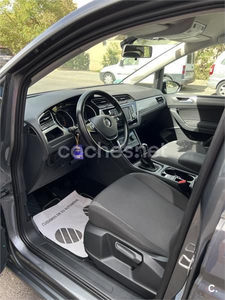 Usado VW Touran Edition 115 CV (84 kW) 2017 Gris / plata Monovolumen