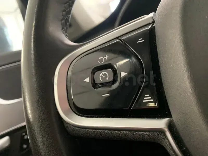 Usado Volvo XC90 Core 455 CV (334 kW) 2024 Gris / plata SUV