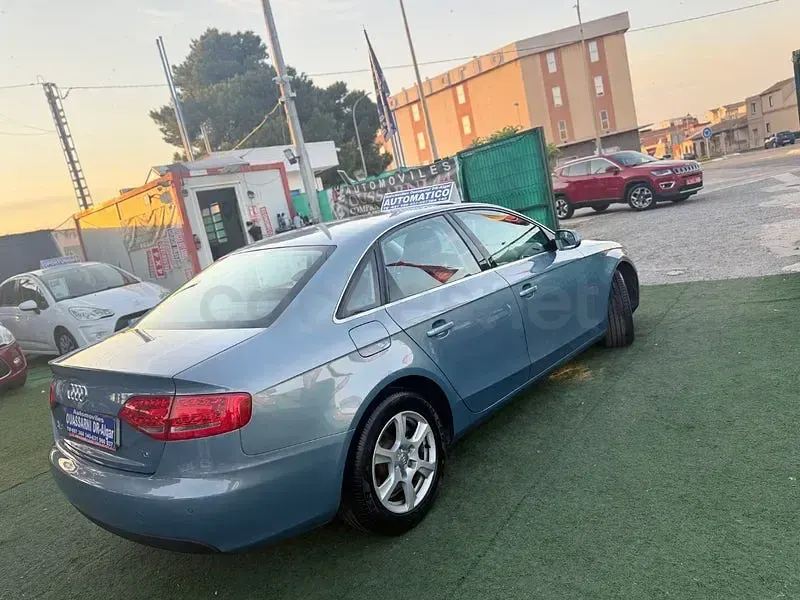 Usado Audi A4 143 CV (105 kW) 2011 Azul Berlina