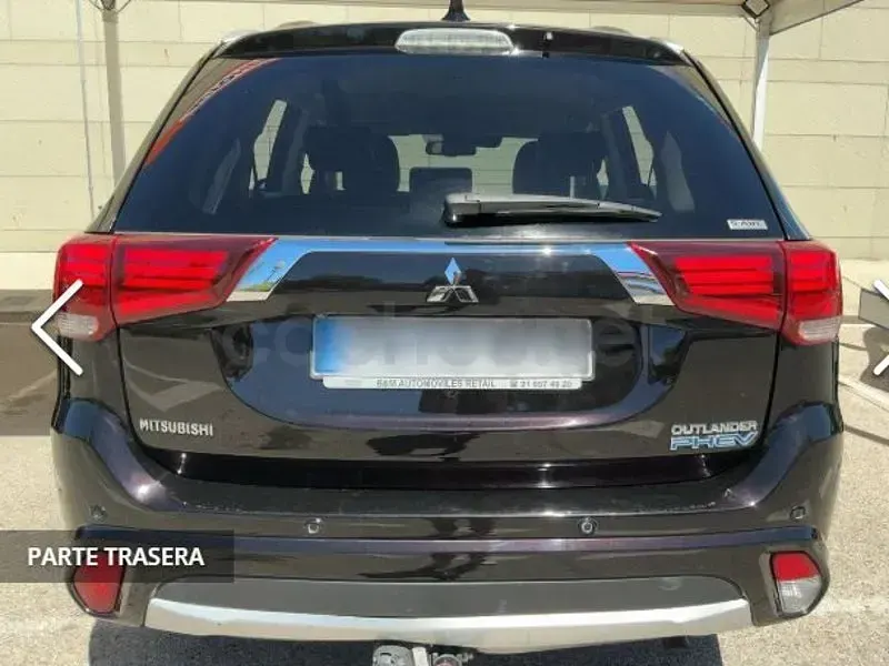 Usado Mitsubishi Outlander P-HEV 203 CV (149 kW) 2017 Negro SUV
