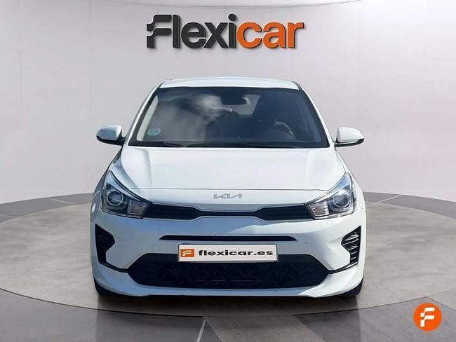 Usado Kia Rio 84 CV (61 kW) 2022 Blanco Berlina