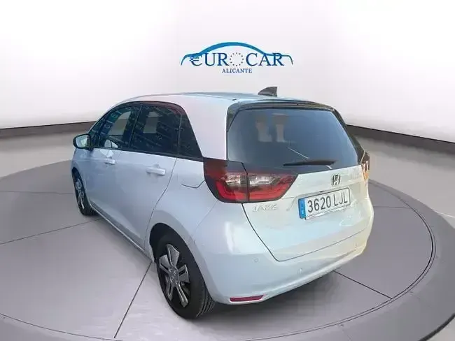 Usado Honda Jazz Executive 109 CV (80 kW) 2020 Gris / plata Utilitario