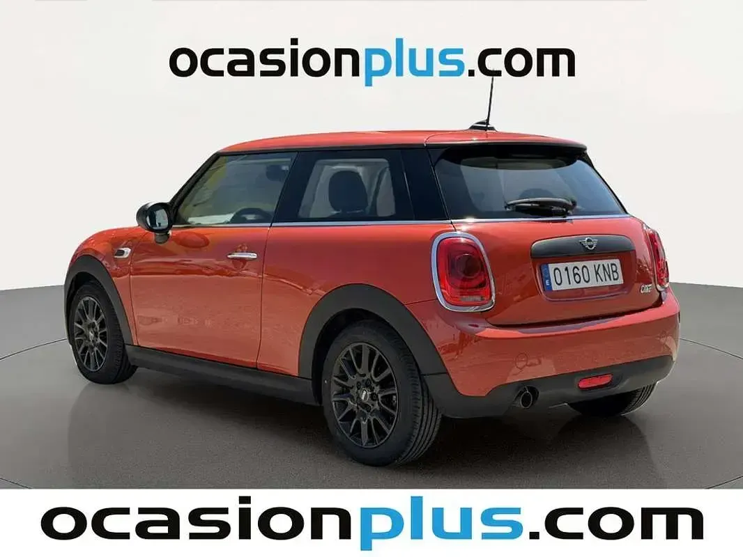 Usado Mini ONE 102 CV (75 kW) 2018 Naranja Utilitario