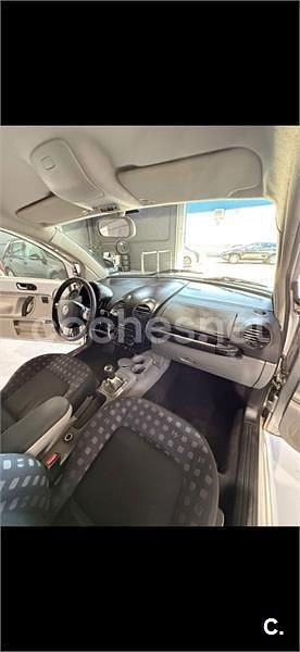 Usado VW New Beetle 150 CV (110 kW) 2001 Gris / plata Utilitario