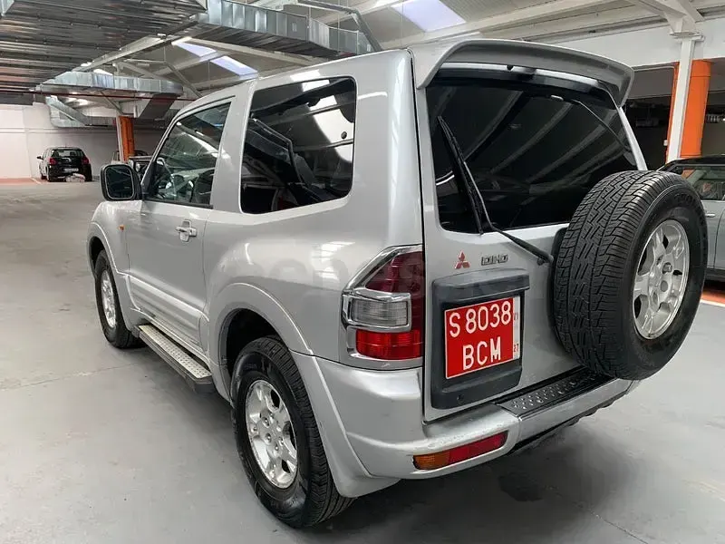 Usado Mitsubishi Montero 160 CV (117 kW) 2002 Gris / plata SUV