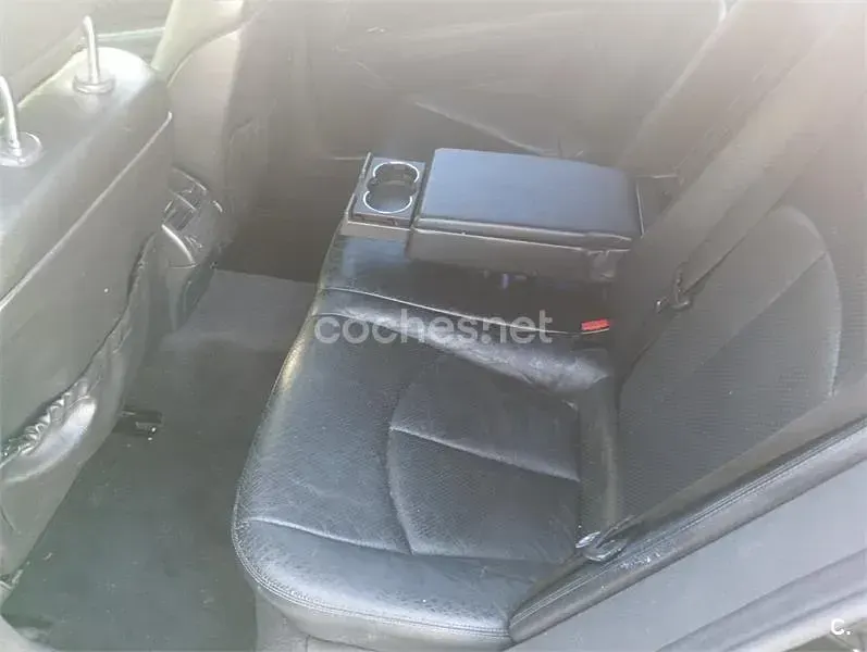 Usado Mercedes E220 Elegance 150 CV (110 kW) 2005 Negro Berlina