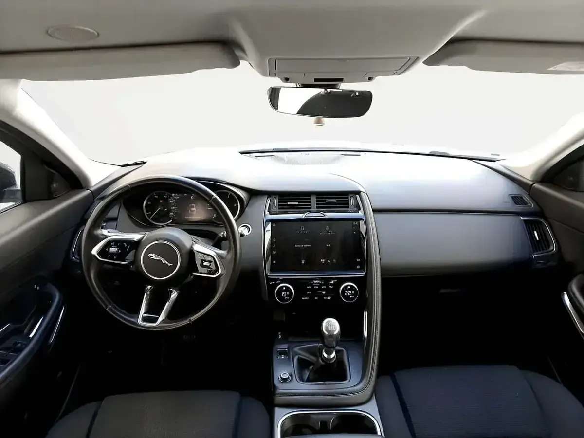 Usado Jaguar E-Pace 163 CV (119 kW) 2021 Blanco SUV