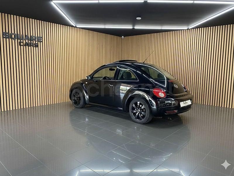 Usado VW New Beetle 150 CV (110 kW) 2006 Negro Utilitario
