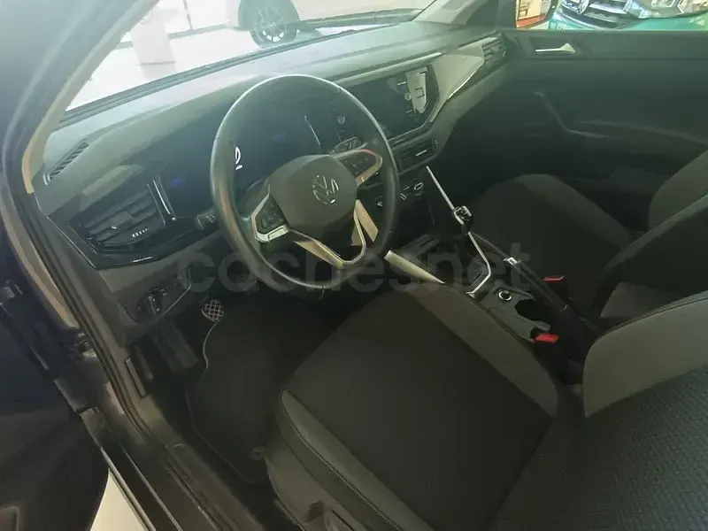 Usado VW Polo Life 95 CV (69 kW) 2022 Gris / plata Utilitario