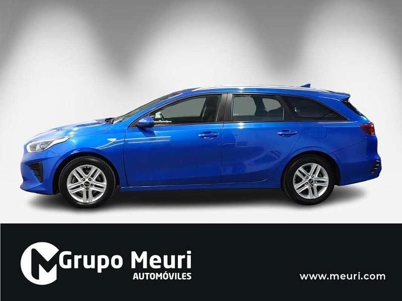 Usado Kia Ceed 136 CV (100 kW) 2021 Azul Utilitario