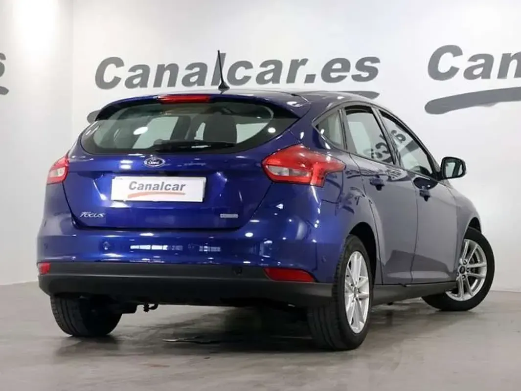 Usado Ford Focus Trend+ 125 CV (91 kW) 2017 Azul Familiar