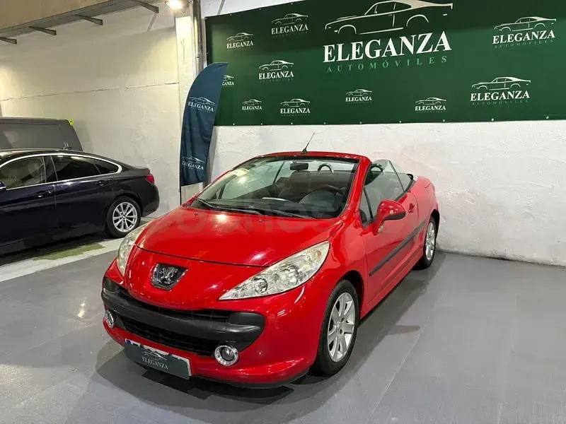 Usado Peugeot 207 CC 120 CV (88 kW) 2008 Rojo Descapotable