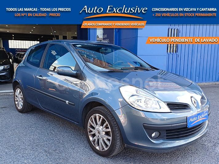 Gris / plata Usado 2007 Renault Clio II Dynamique Berlina | 4990 € (Caro) - Imagen 1/4