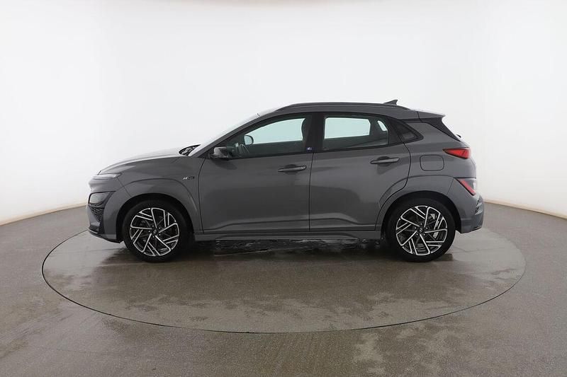 Usado Hyundai Kona N Line 120 CV (88 kW) 2022 Gris SUV