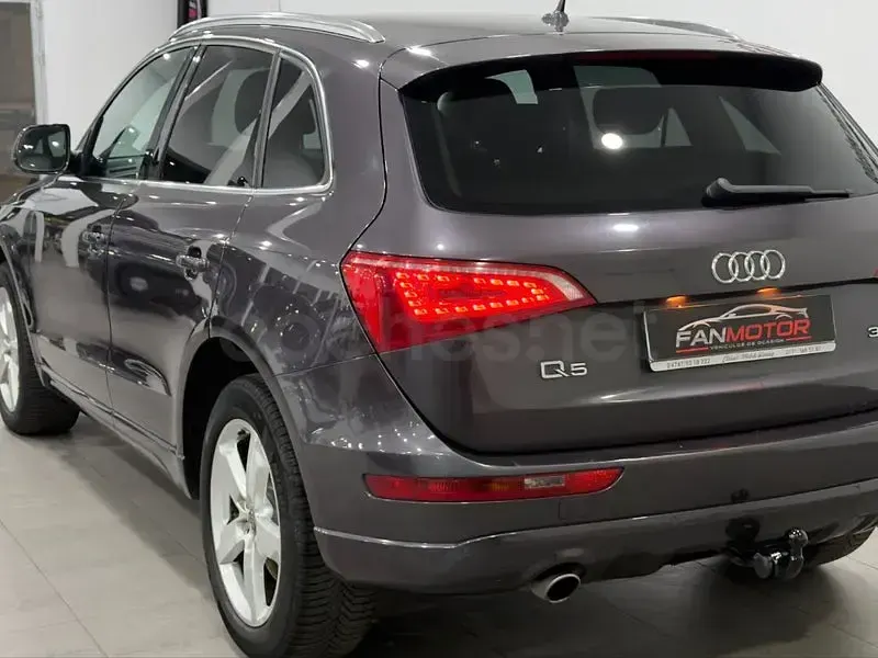 Usado Audi Q5 Premium 241 CV (177 kW) 2009 Gris / plata SUV