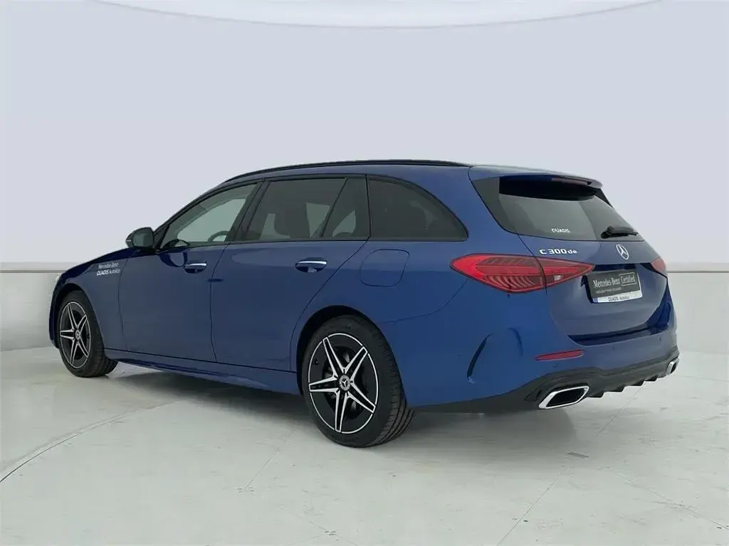 Usado Mercedes C300e 313 CV (230 kW) 2025 Azul espectra Familiar