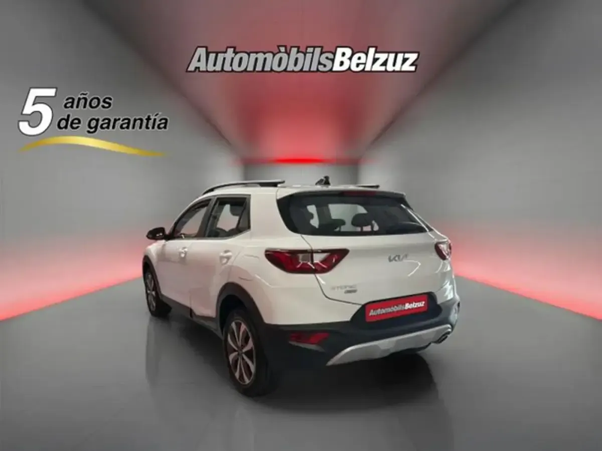 Usado Kia Stonic 101 CV (74 kW) 2025 Blanco SUV