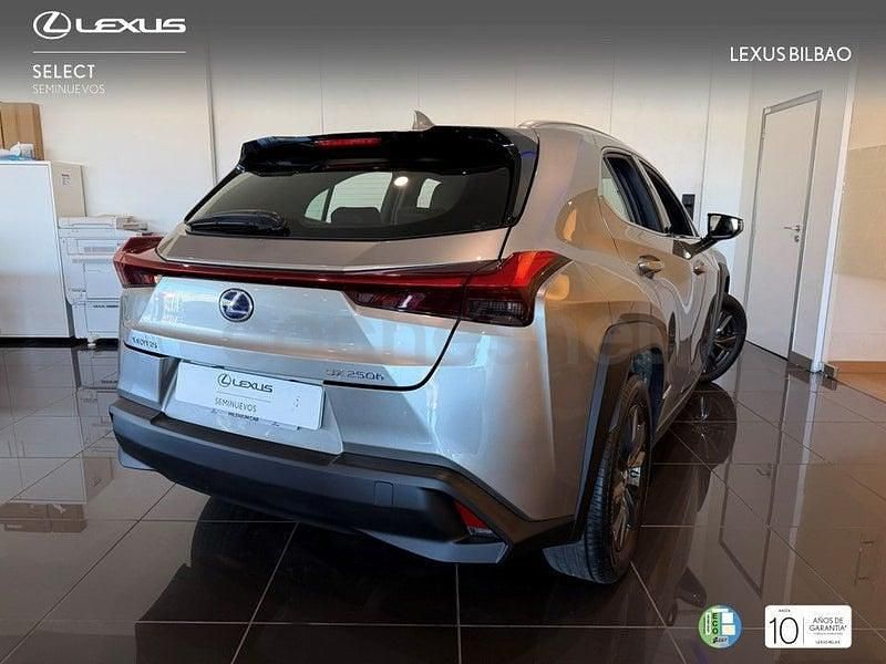 Usado Lexus UX Business Edition 184 CV (135 kW) 2019 Gris / plata SUV