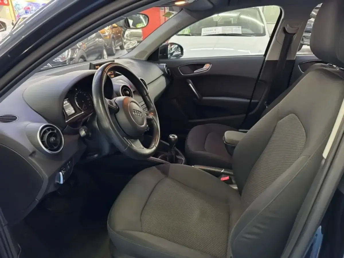 Usado Audi A1 Sportback 90 CV (66 kW) 2013 Negro Utilitario