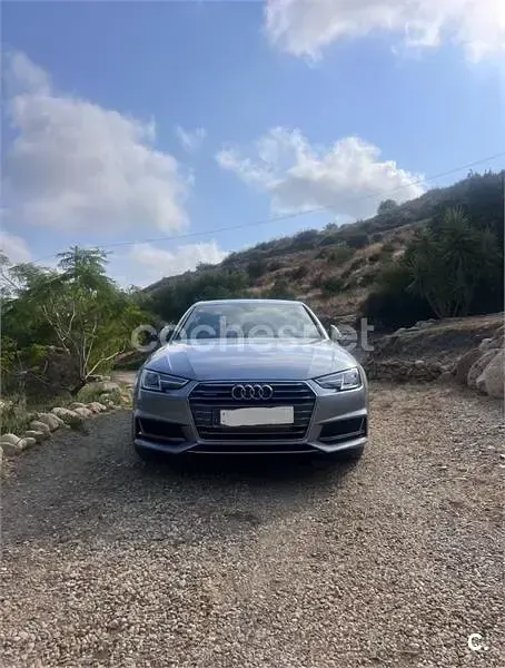 Usado Audi A4 Advanced Plus 190 CV (139 kW) 2019 Gris / plata Berlina