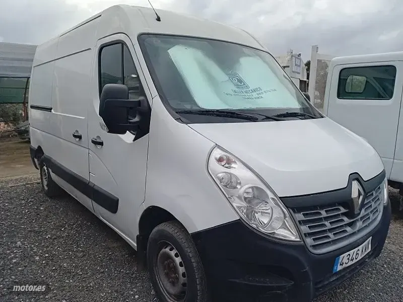 Usado Renault Master 120 CV (88 kW) 2021 Blanco Monovolumen