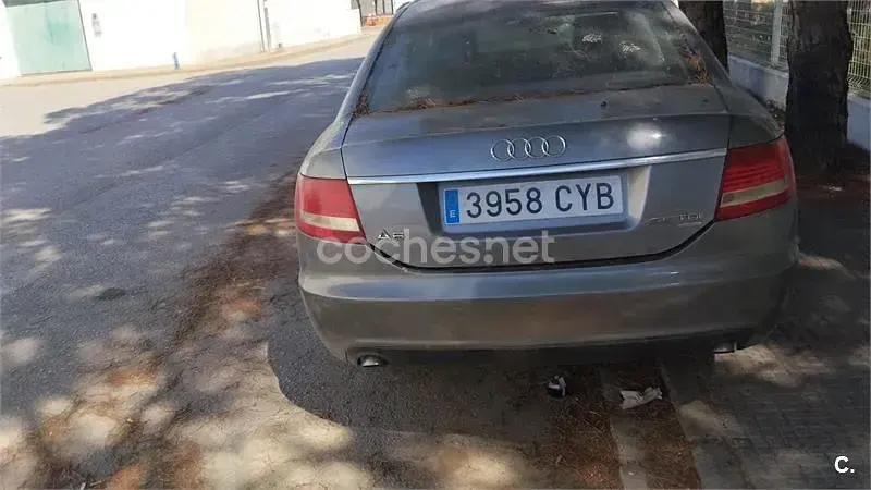 Usado Audi A6 225 CV (165 kW) 2004 Gris / plata Berlina