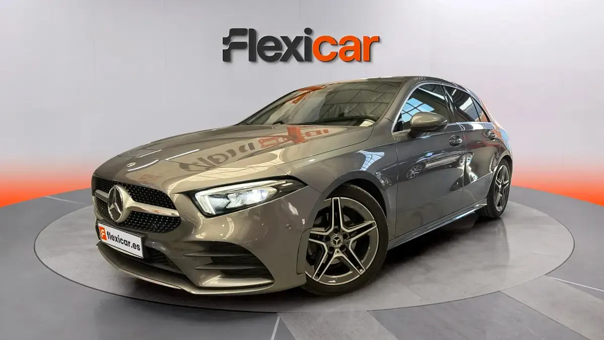 Usado Mercedes A180 136 CV (100 kW) 2020 Gris Berlina