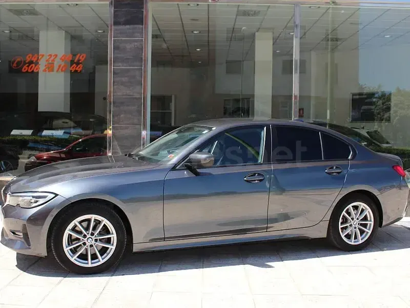 Usado BMW 320e 190 CV (139 kW) 2021 Gris / plata Berlina