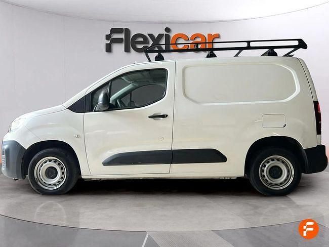 Usado Citroën Berlingo Feel 102 CV (75 kW) 2021 Blanco Monovolumen