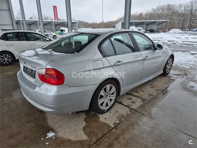 Usado BMW 320 150 CV (110 kW) 2005 Gris / plata Berlina