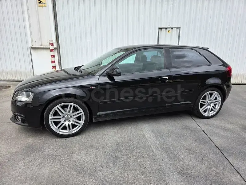 Usado Audi A3 Attraction 140 CV (102 kW) 2010 Negro Utilitario