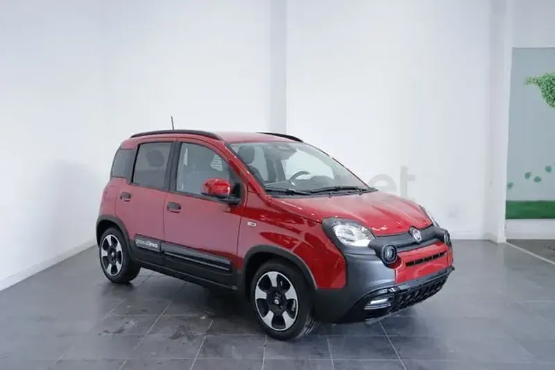 Nuevo Fiat Panda 70 CV (51 kW) 2026 Rojo Utilitario
