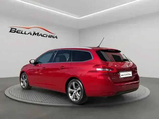 Usado Peugeot 308 SW Allure 130 CV (95 kW) 2020 Rojo Familiar