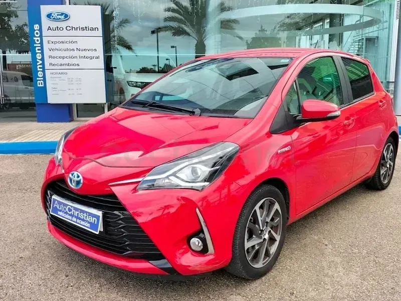 Usado Toyota Yaris Hybrid 100 CV (73 kW) 2019 Rojo Berlina
