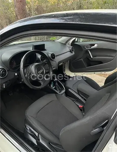 Usado Audi A1 Attraction 86 CV (63 kW) 2013 Blanco Utilitario