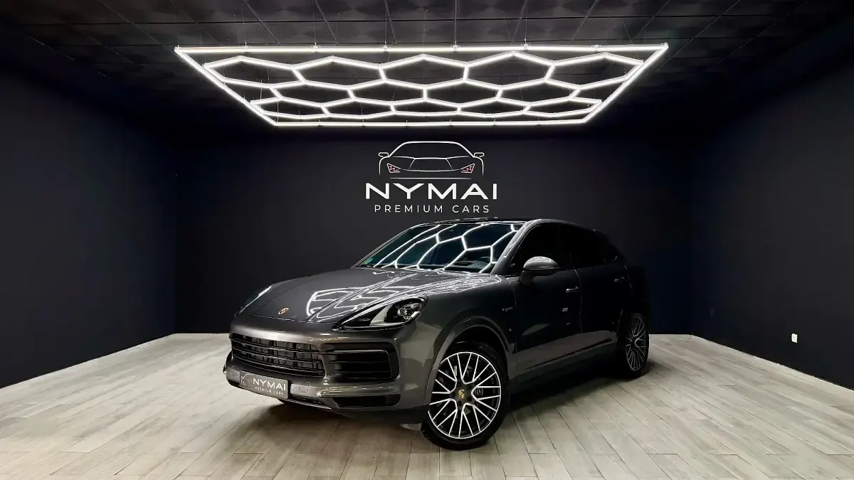 Usado Porsche Cayenne 462 CV (339 kW) 2020 Gris / plata SUV