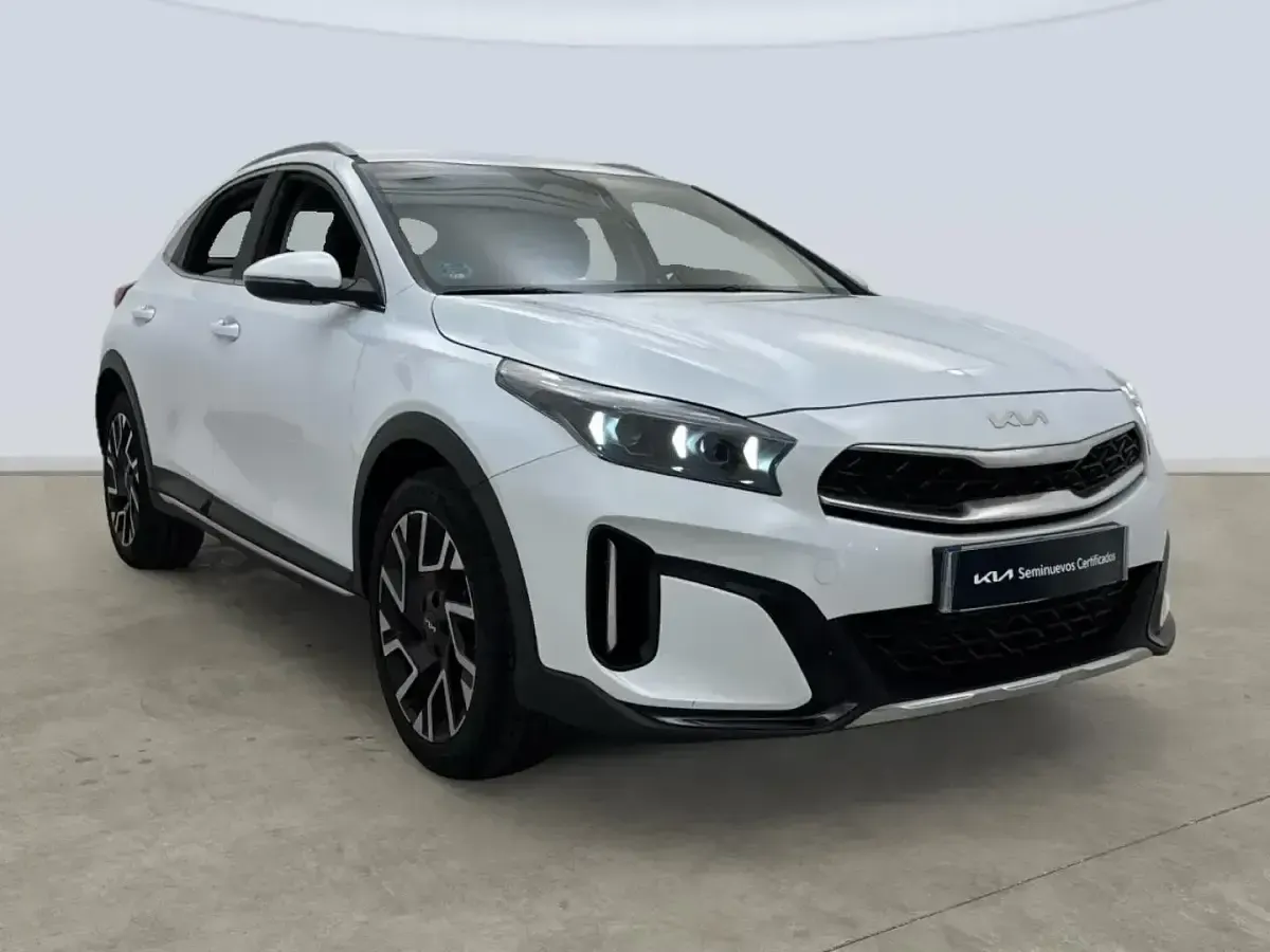 Usado Kia XCeed 100 CV (73 kW) 2024 Blanco SUV