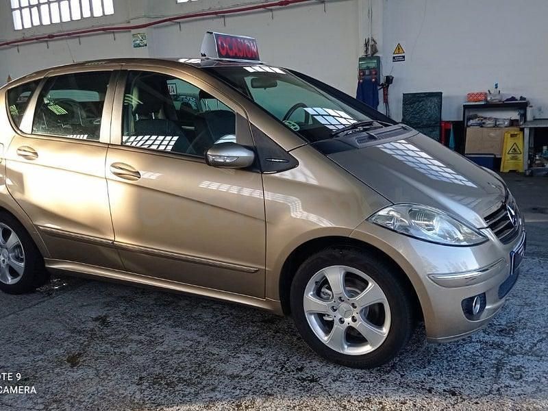Usado Mercedes A150 Elegance 95 CV (69 kW) 2005 Marrón Monovolumen