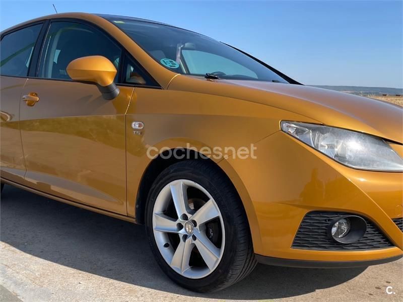 Amarillo Usado 2011 Seat Ibiza Ecomotive Berlina | 6900 € (Un poco caro) - Imagen 1/4