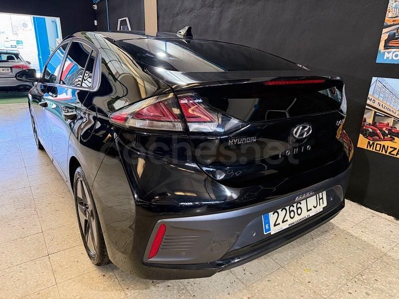 Usado Hyundai Ioniq 141 CV (103 kW) 2020 Negro Utilitario