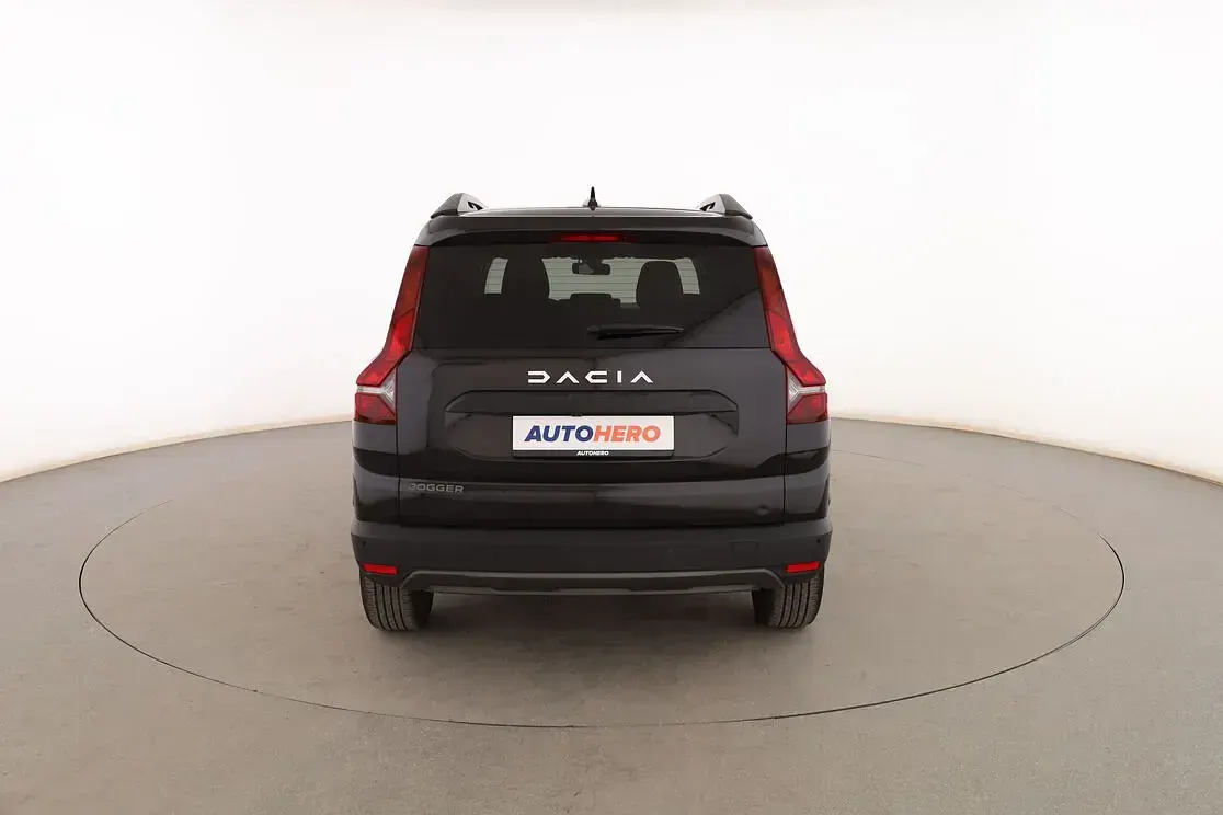 Usado Dacia Jogger Extreme 110 CV (80 kW) 2023 Negro Monovolumen