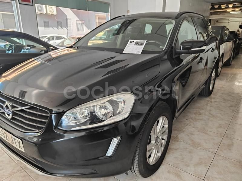 Negro Usado 2016 Volvo XC60 Momentum SUV | 13.950 € (Precio justo) - Imagen 1/4