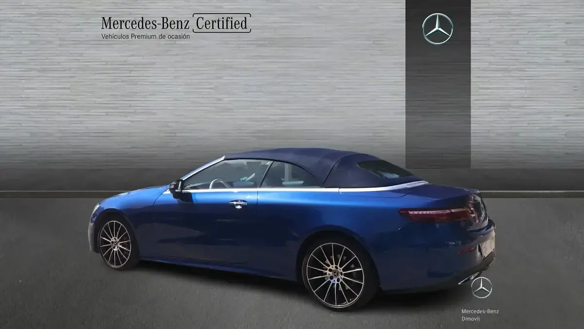 Usado Mercedes E400 AMG line 340 CV (250 kW) 2023 Azul Descapotable