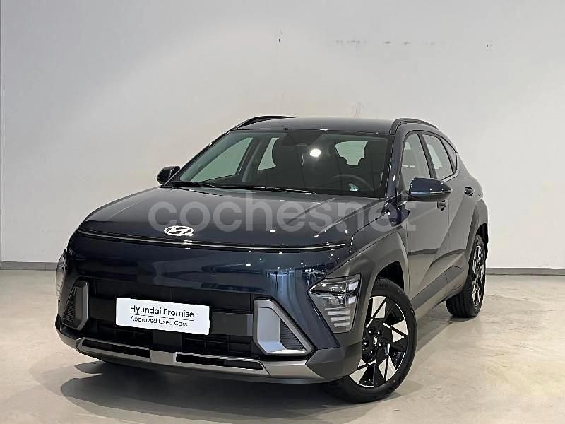 Gris / plata Usado 2024 Hyundai Kona SUV | 24.990 € (Un poco caro) - Imagen 1/4