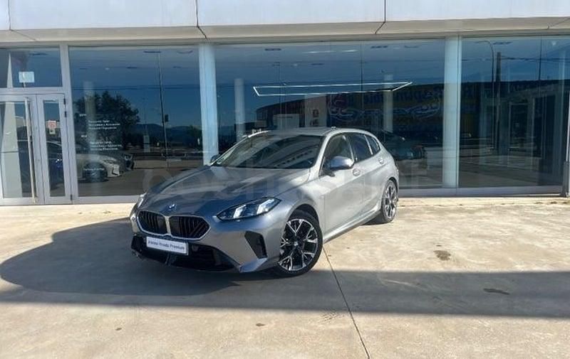 Usado BMW 120 Comfort Edition 163 CV (119 kW) 2025 Gris / plata Utilitario