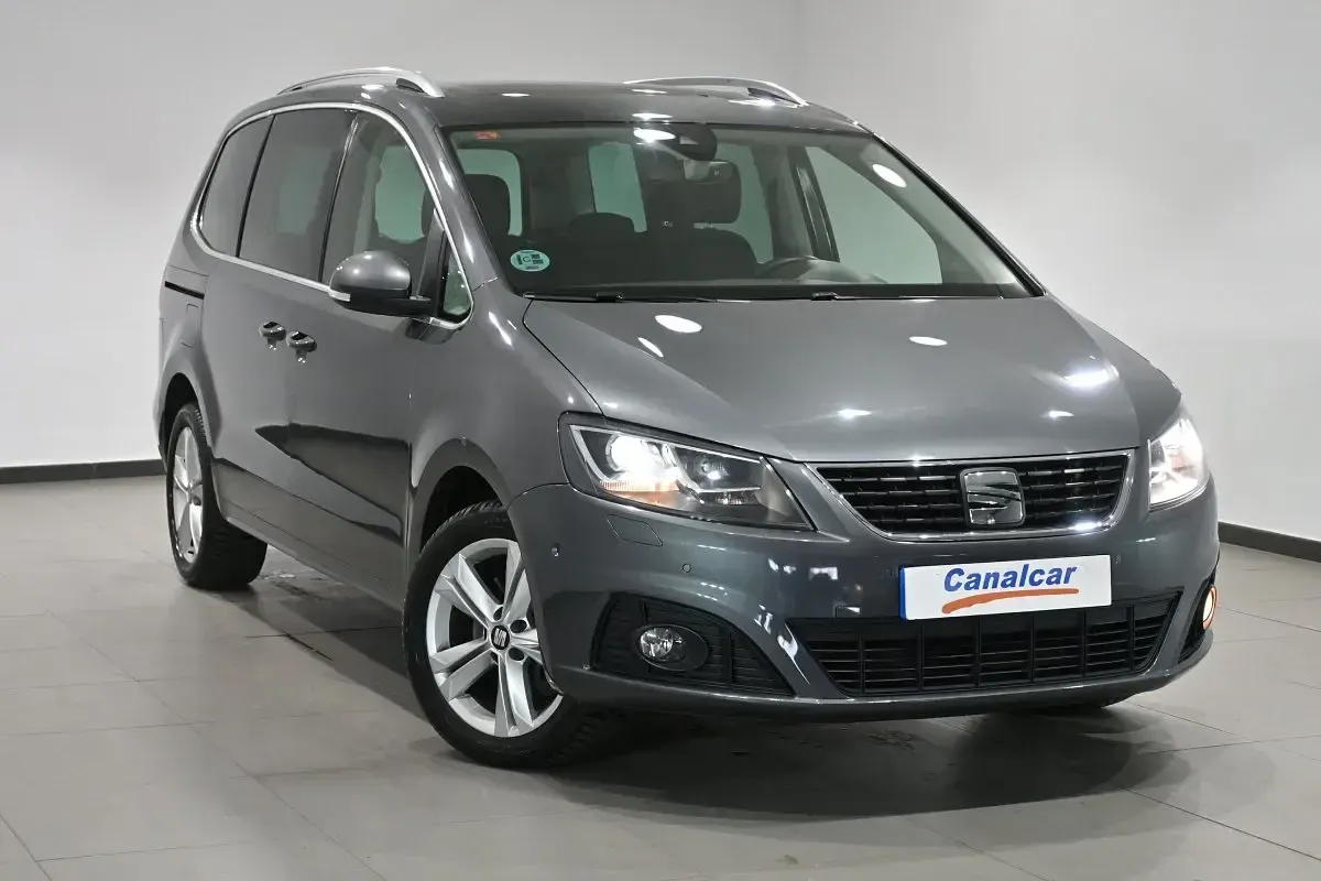 Usado Seat Alhambra XCELLENCE 150 CV (110 kW) 2019 Gris Monovolumen