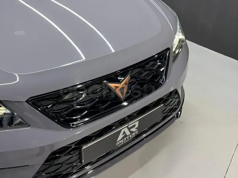 Usado Cupra Ateca 300 CV (220 kW) 2020 Gris / plata SUV