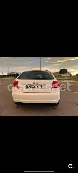 Usado Audi A3 Attraction 105 CV (77 kW) 2011 Blanco Utilitario